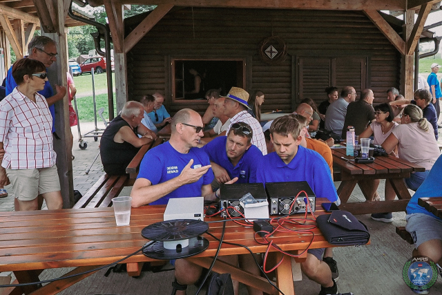 Fieldday2025_AMRS-W4_ham-activity-2