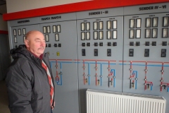 Überwachungspanele der Stromversorgung für die einzelnen Sender